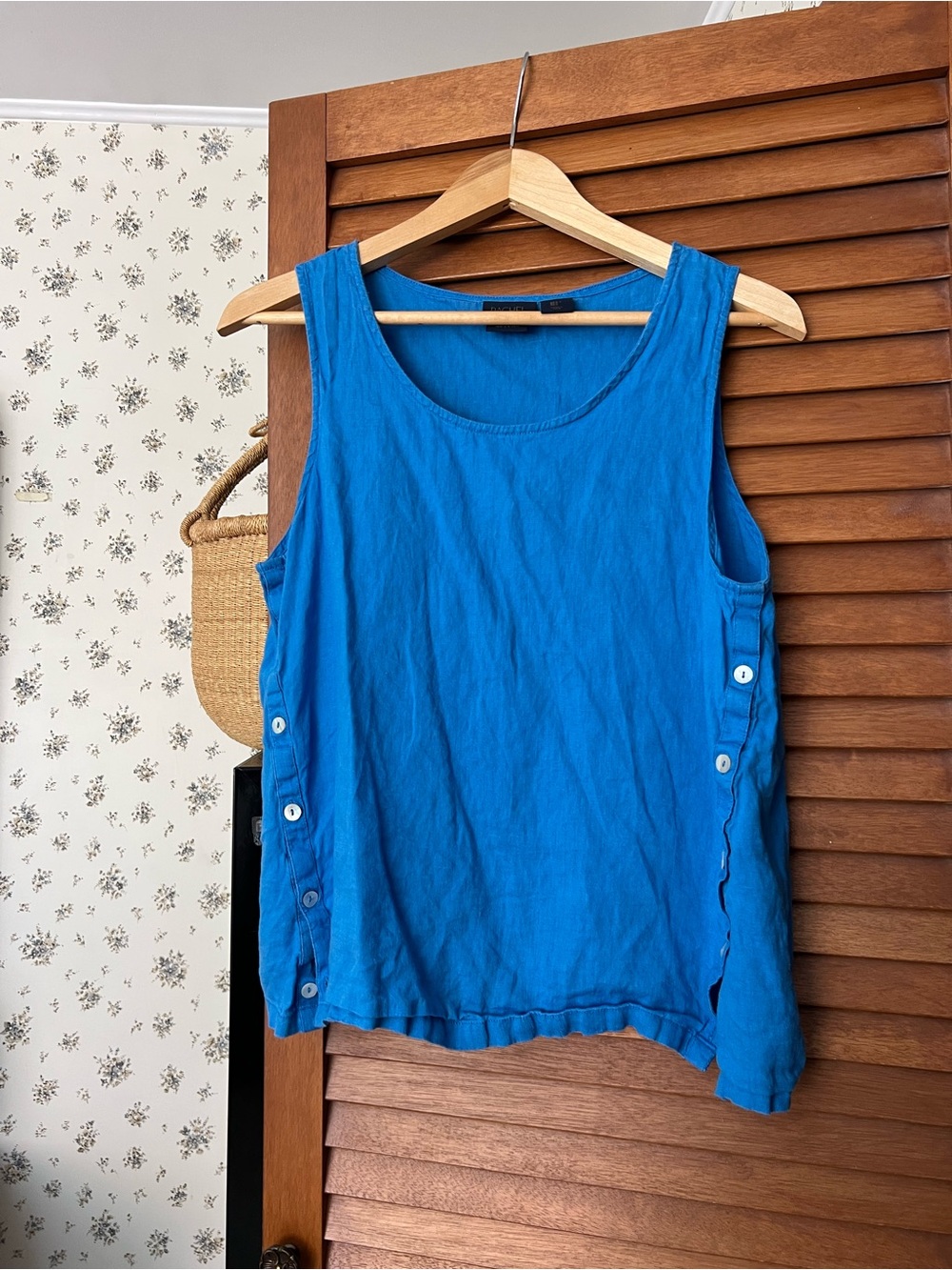 100% linen top in the color blue